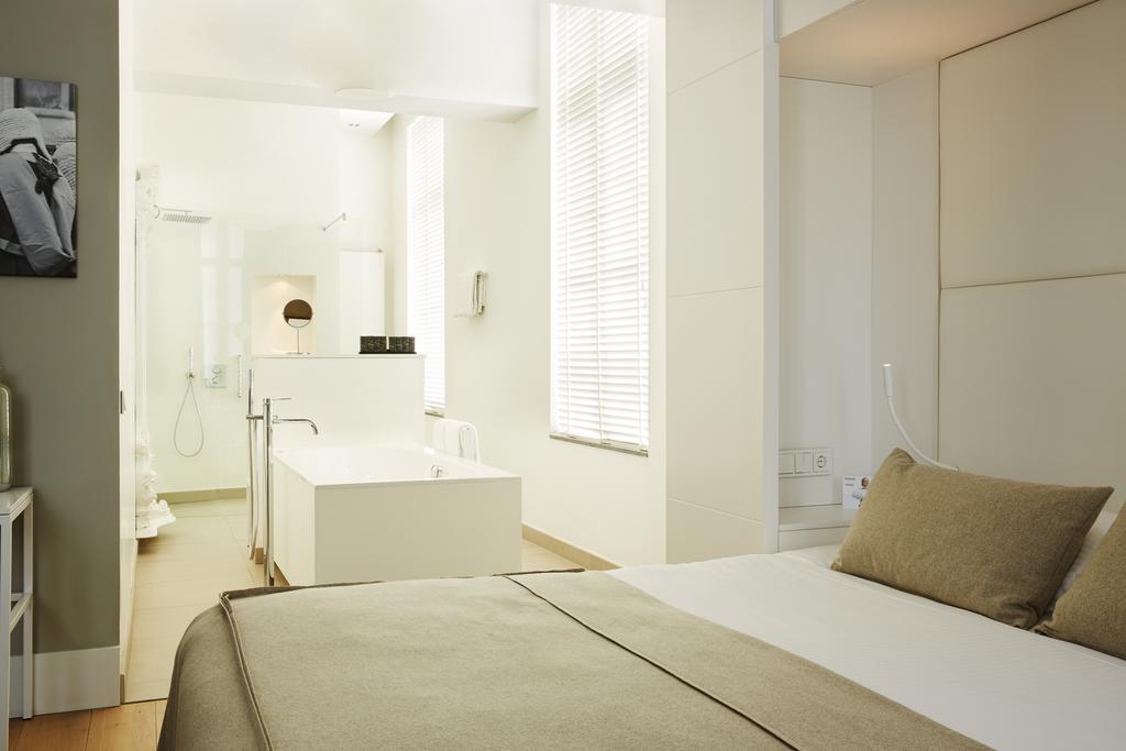 Het Arresthuis Roermond Eksteriør bilde A room at the hotel