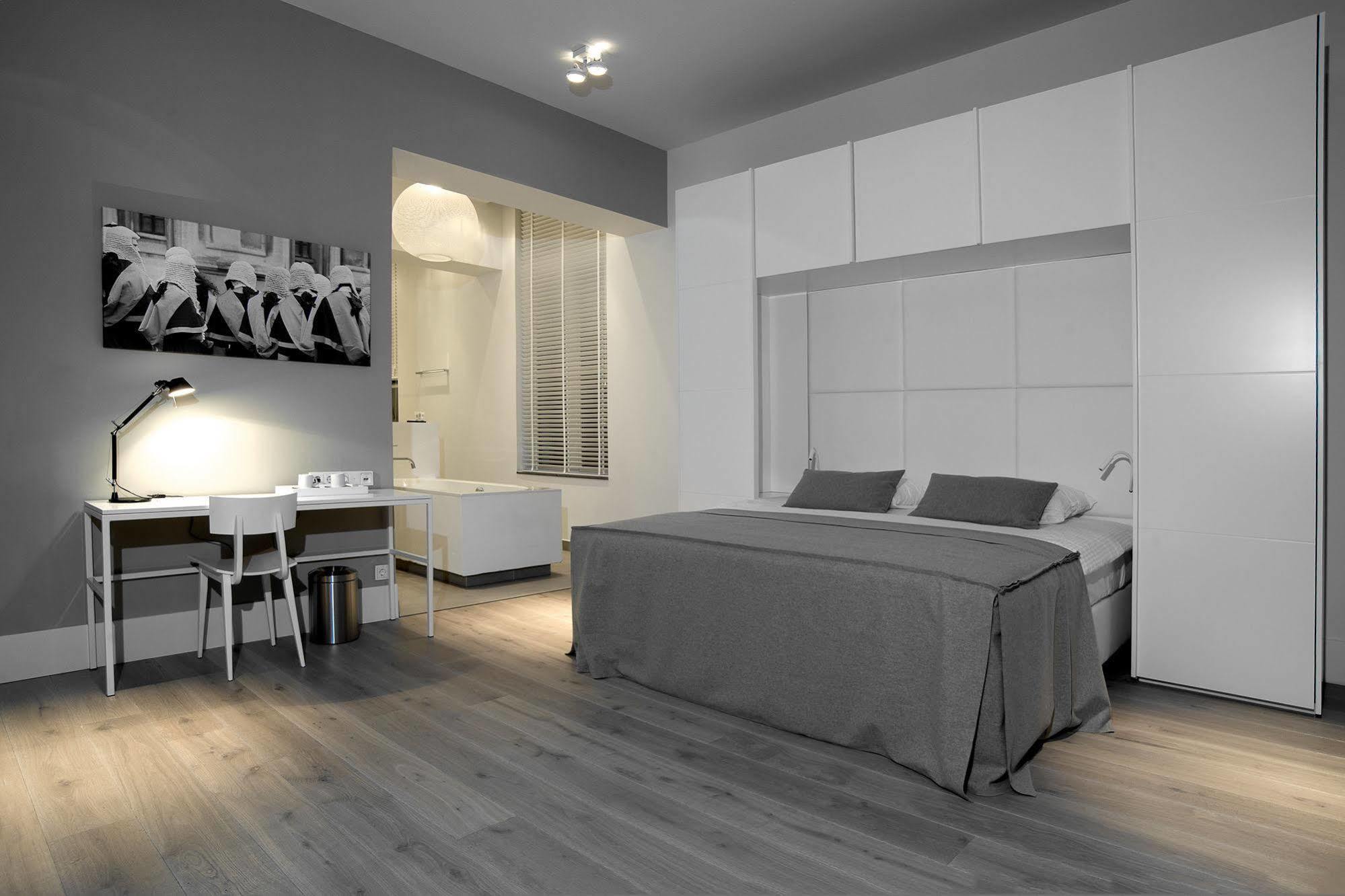 Het Arresthuis Roermond Eksteriør bilde A bedroom